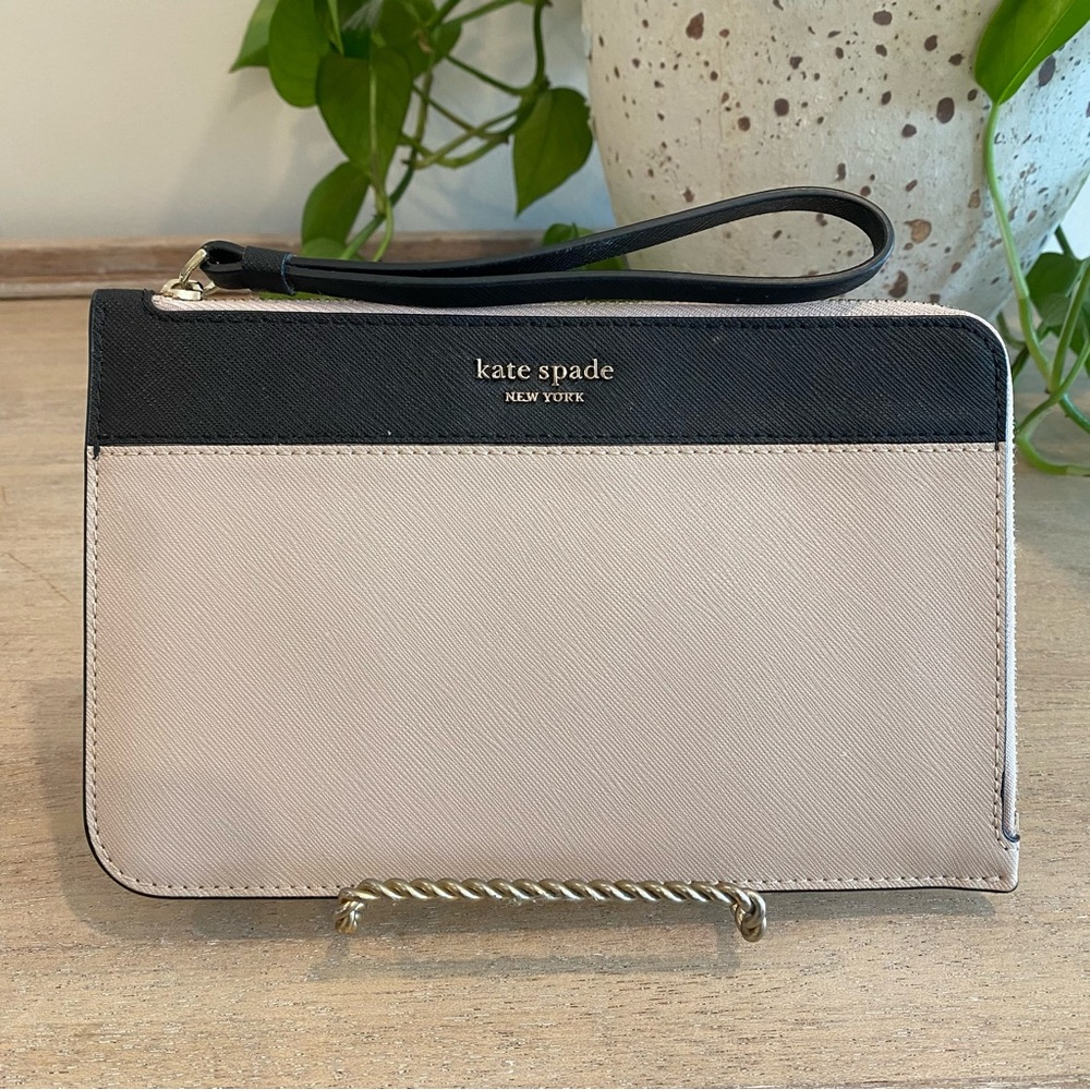 Kate Spade Leather Wristlet